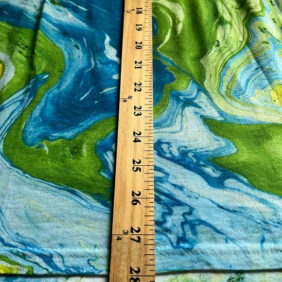 Tie-dye COLOR TONE  T-shirt. Size large. It is a beautiful shirt ! - Picture 6 of 6